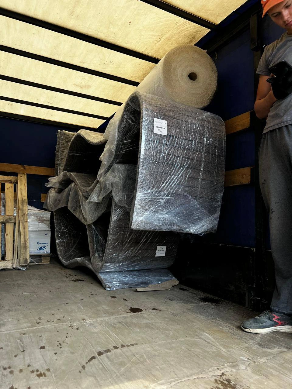 Лежаки на складе