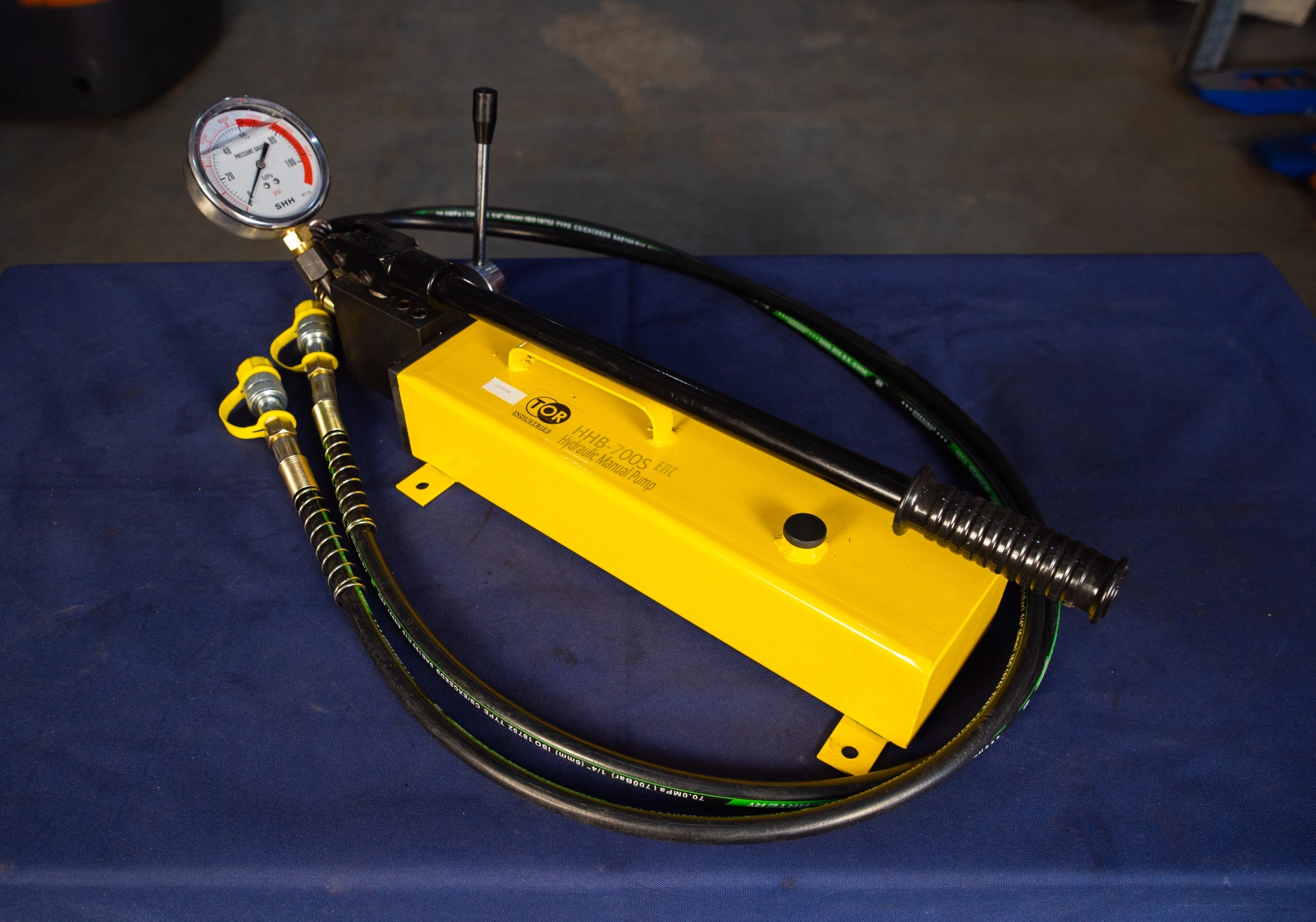 Насос гидравлический двусторонний TOR HHB-700S 3,5л (ручной)