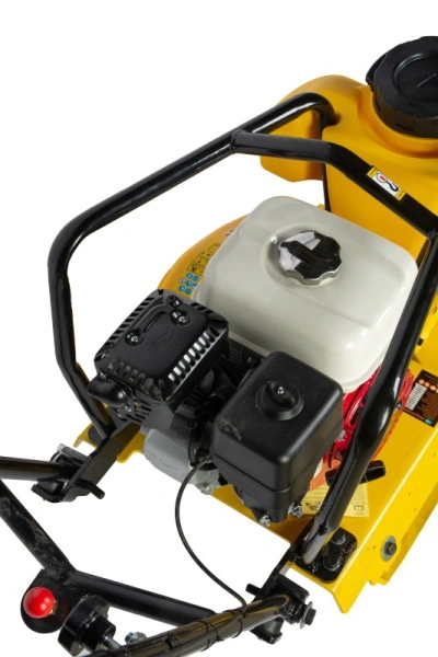 Виброплита 80 кг, 13,5кН (Honda) бак, коврик, колесный комплект TOR C-80T