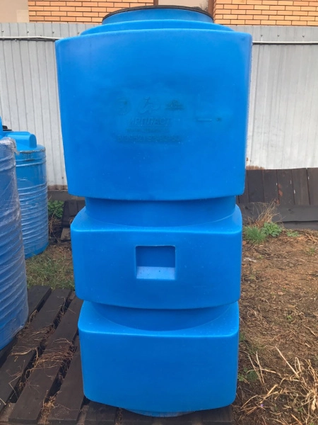 Ёмкость К 750 л. вертикальная голубая